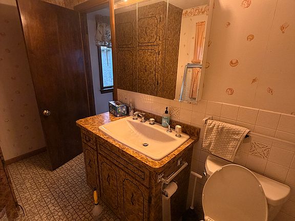4th image of 31 Preston St #1