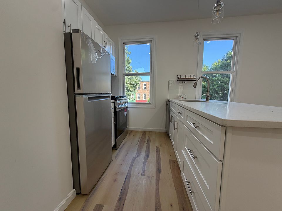 1st image of 251 Halladay St APT 2