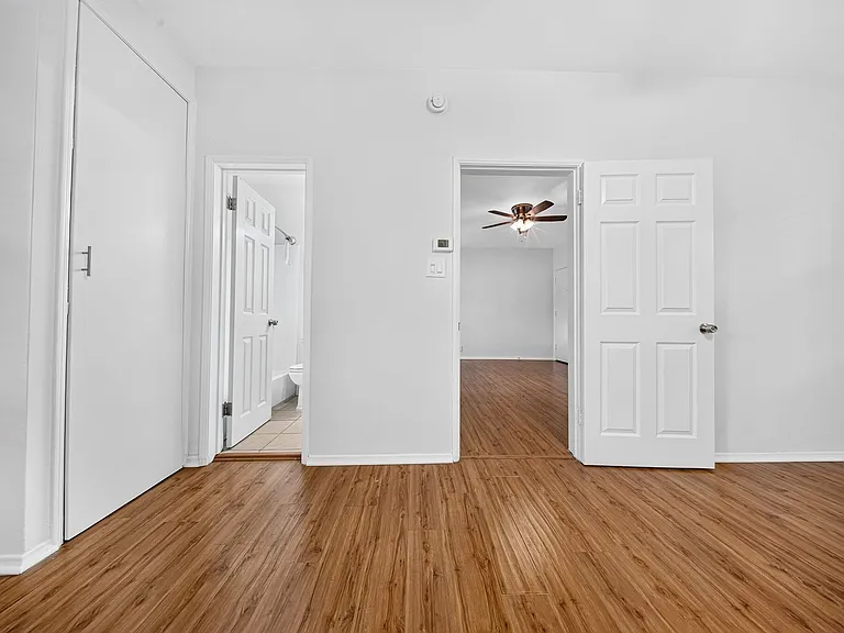 6201 Fountain Ave — Photo 24