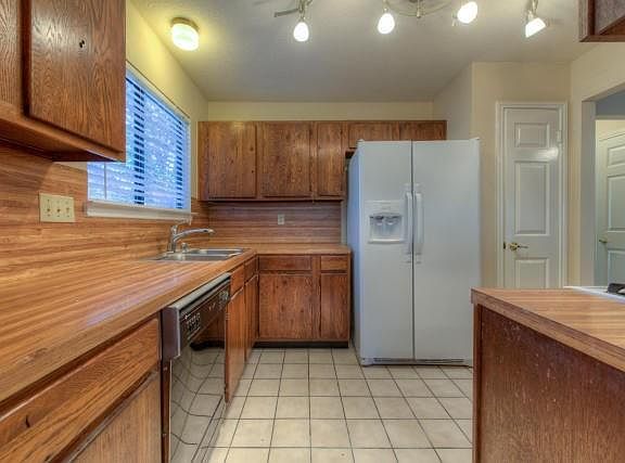 4th image of 3505 Lovage Dr