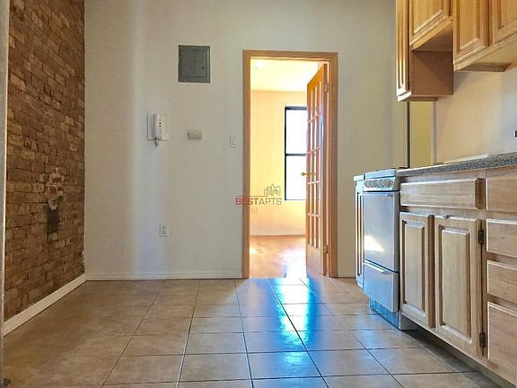 2nd image of 19 Stuyvesant St APT 4A