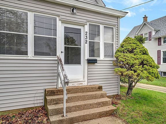 4th image of 232 N Green St