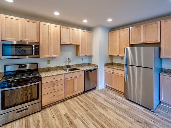 2nd image of 2007 Sulgrave Ave #2B