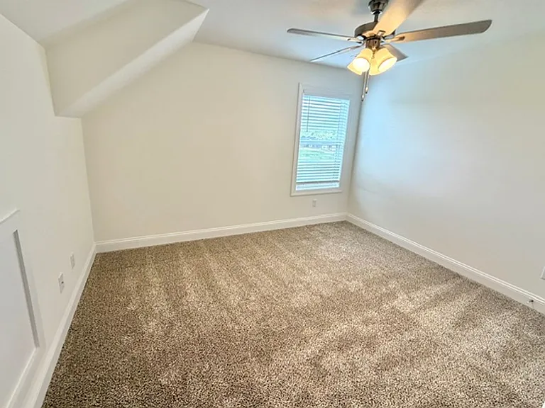 195 Hughetta St — Photo 11