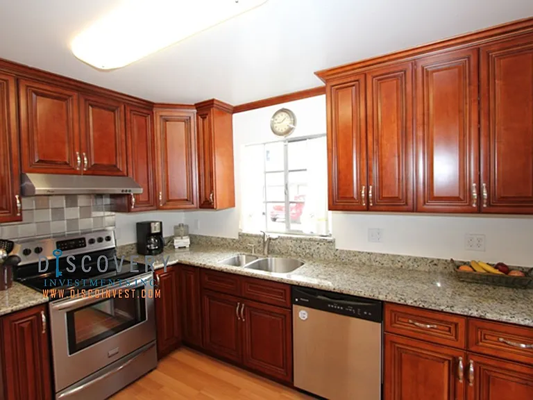 26 Sylvan Way — Photo 2