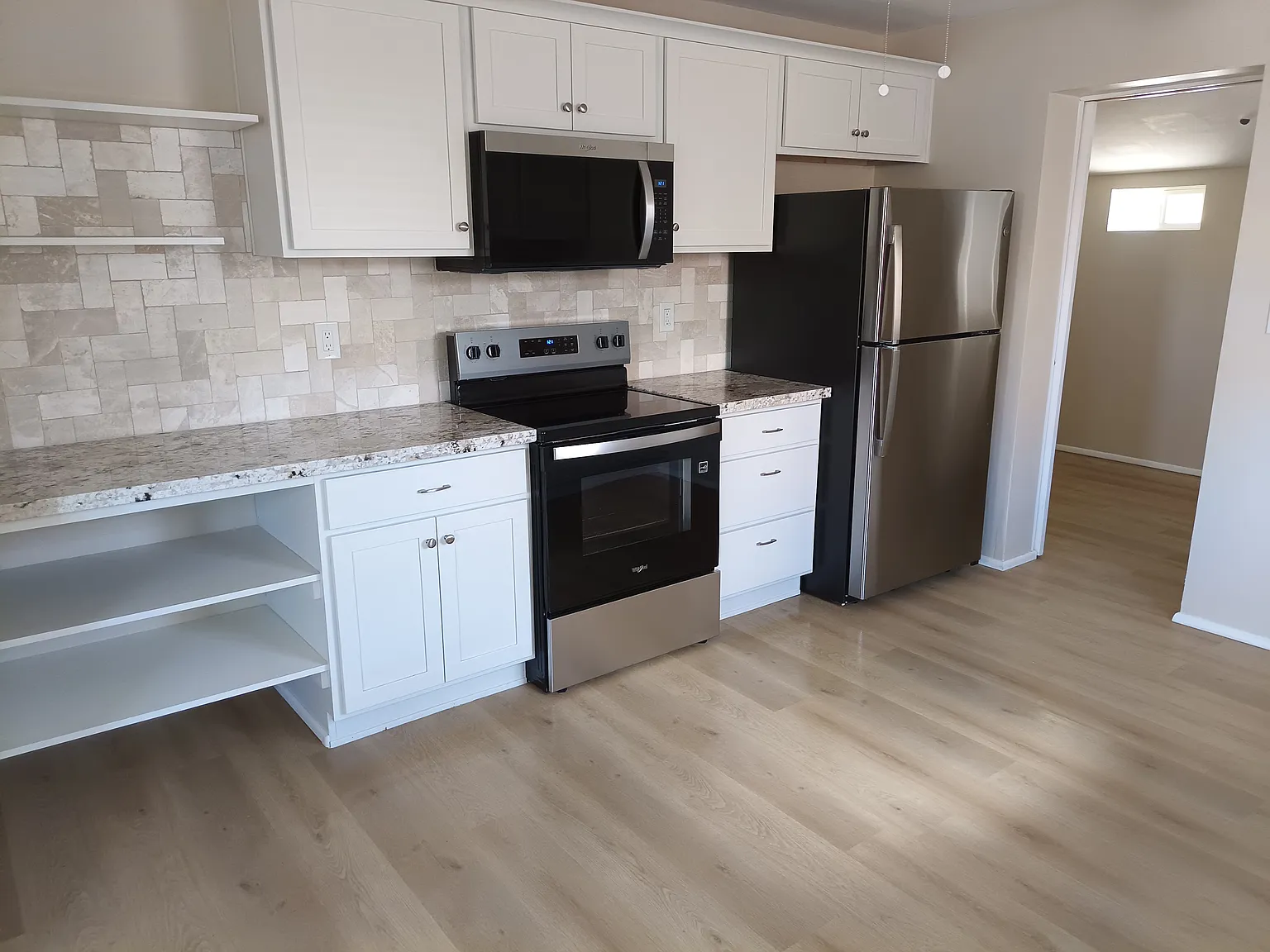 2 bed, 896 sqft, $1,395 — Photo 4
