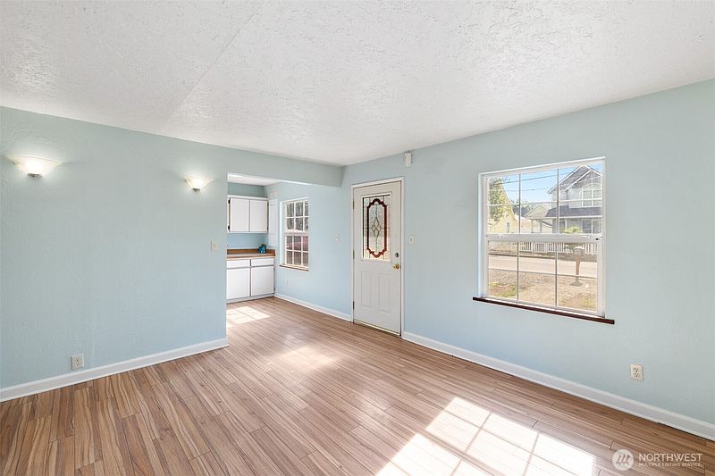 3rd image of 3711 S Street