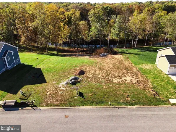 212 Onyx Rd, New Oxford, PA 17350