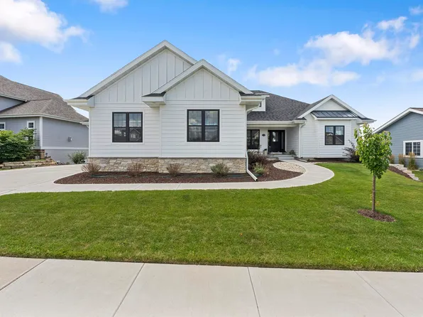6697 Morning Dew Ln, Sun Prairie, WI 53590