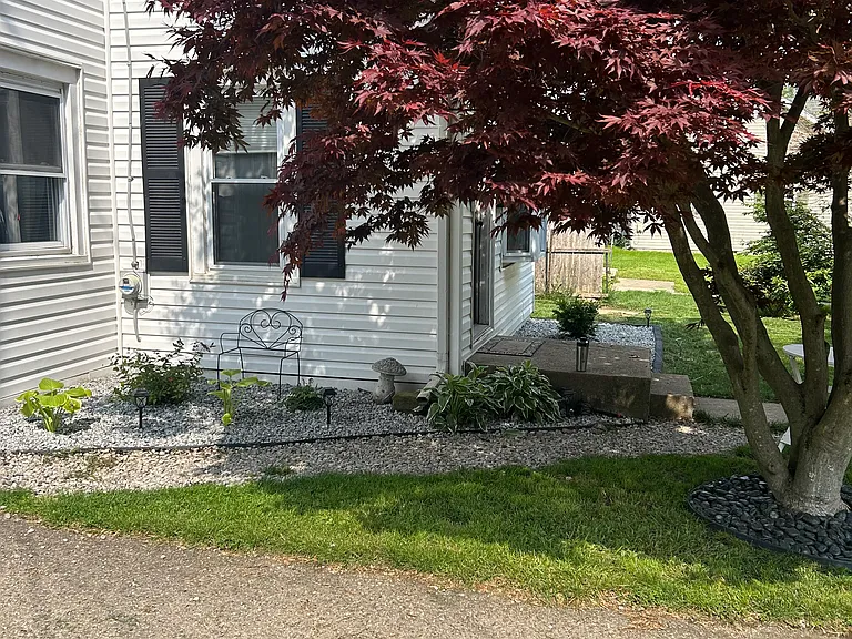 717 E Vine St — Photo 26
