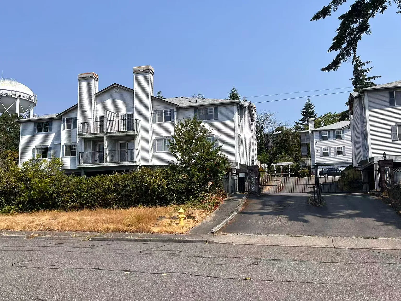 2 bed, 957 sqft, $2,180 — Photo 1