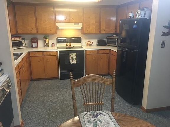 3rd image of 1628 Plum Pl