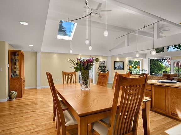 5th image of 31 Country Club Dr SW