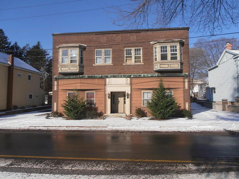 367 Front St photo 1