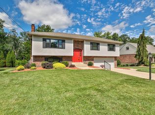 5785 Farhaven Ln, Cincinnati, OH 45247