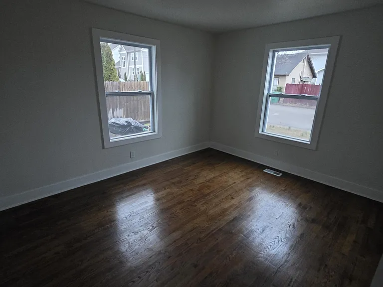 6200 California Ave — Photo 9