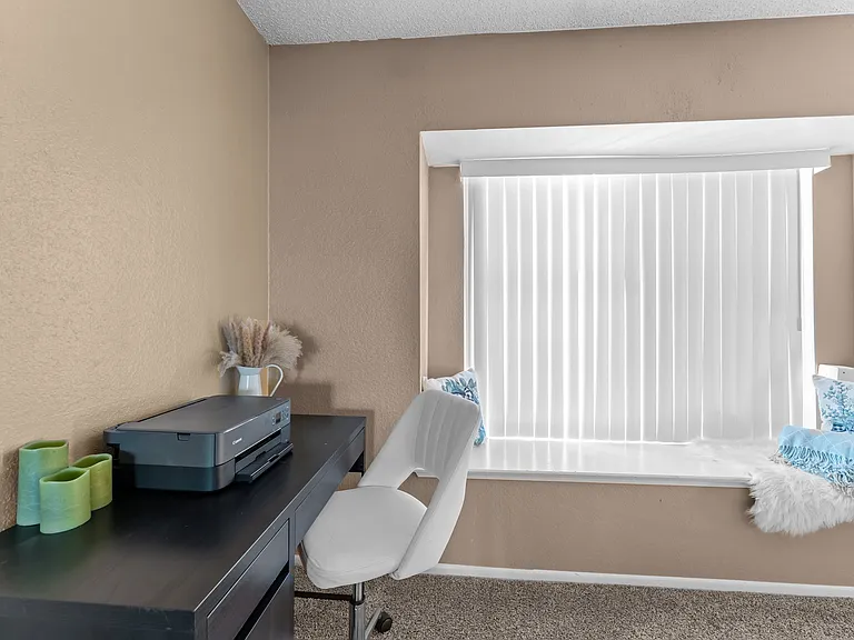 8742 W Meadowbrook Ave — Photo 25
