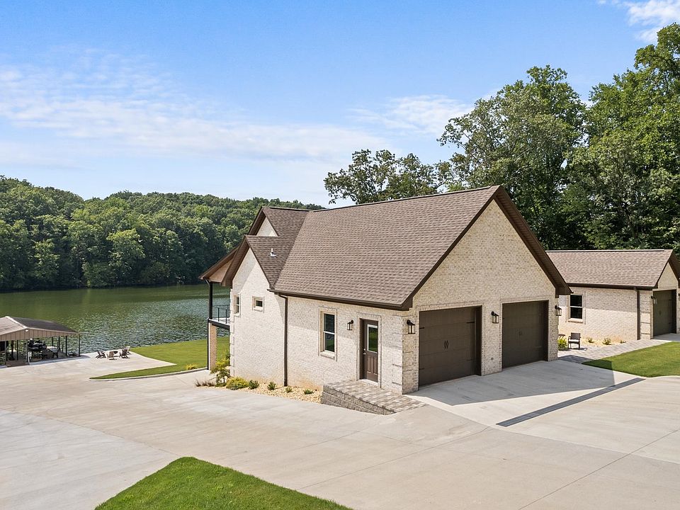 823 Veterans Dr, Muscle Shoals, AL 35661 Zillow