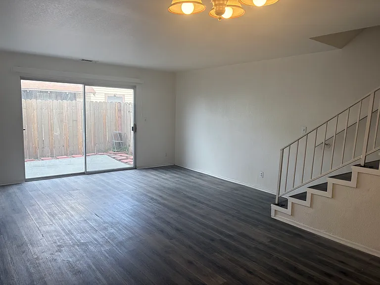 615 E Colorado Blvd #B — Photo 10