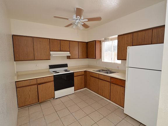 3rd image of 4114 E Flower St