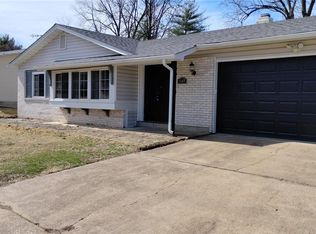 1149 Port Diane Dr, Saint Louis, MO 63146