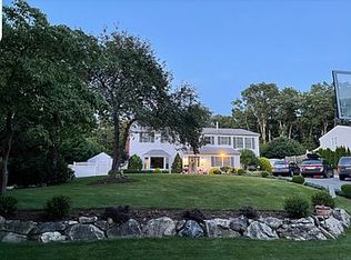 33 Scout Trl, Ridge, NY 11961