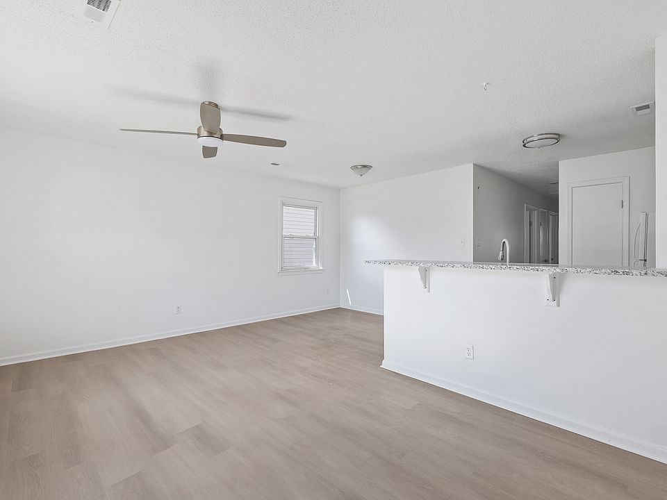 1st image of 1436 W 27th St #1