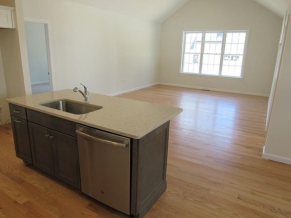 3rd image of 521 Colony Pl #34-2