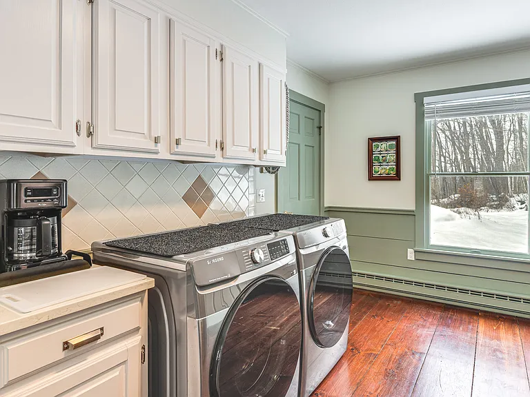 470 Maple St — Photo 21