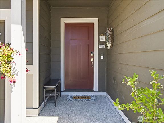 3rd image of 546 Gilbertson Lane SE