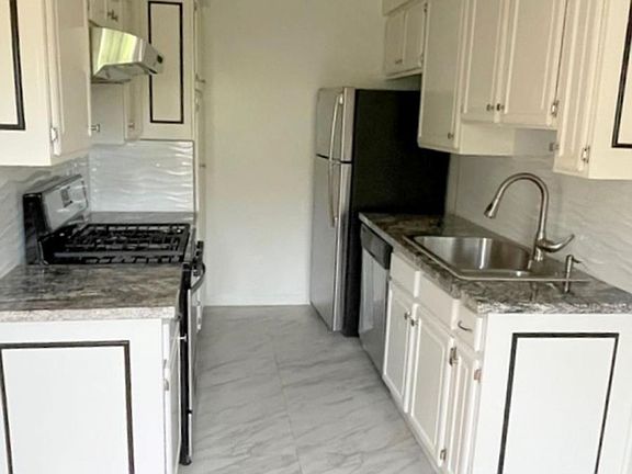 3rd image of 11975 Iowa Ave APT 9