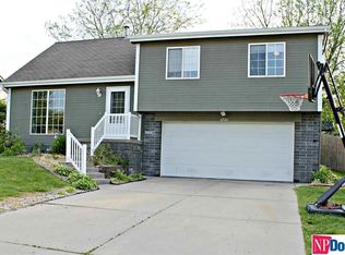 6716 N 110th St, Omaha, NE 68164