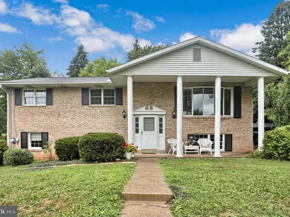 6000 Oakdale Dr, Harrisburg, PA 17111