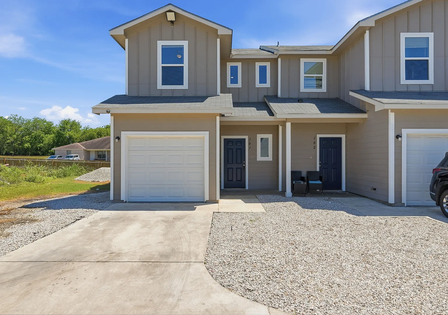 3 bed, 2.5 bath, 1456 sqft, $1,349 — Photo 1