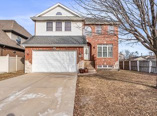 4820 W 85th Pl, Burbank, IL 60459