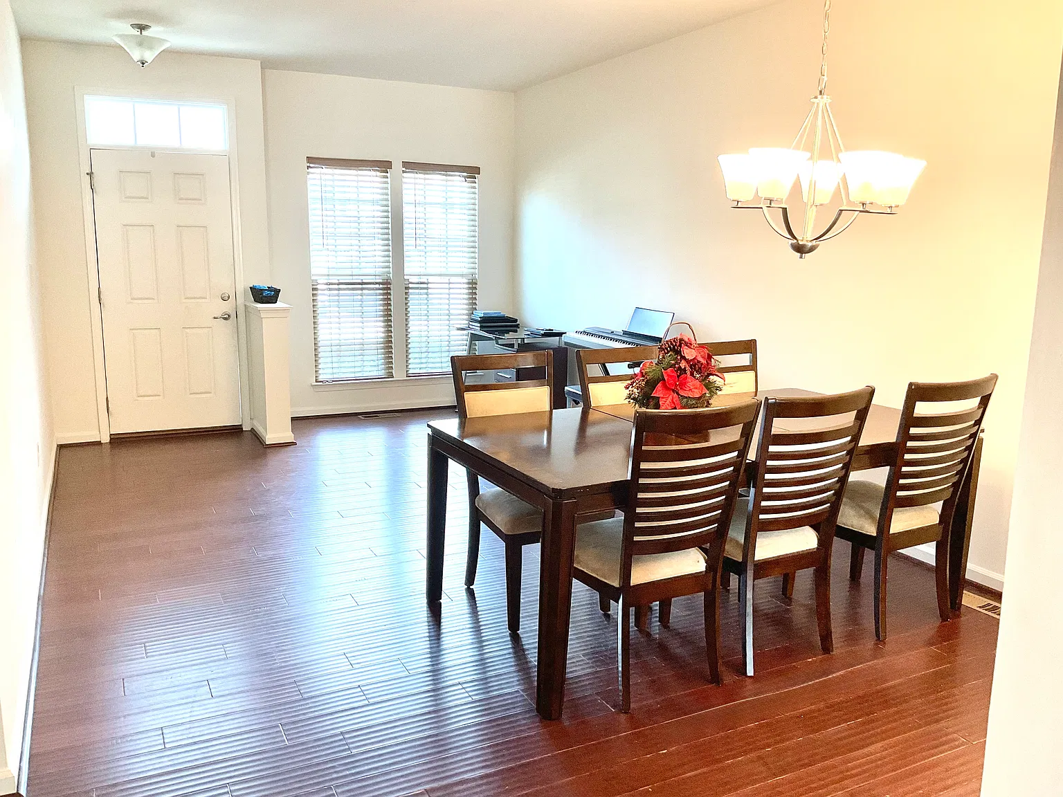 1272 Madison Ln — Photo 4