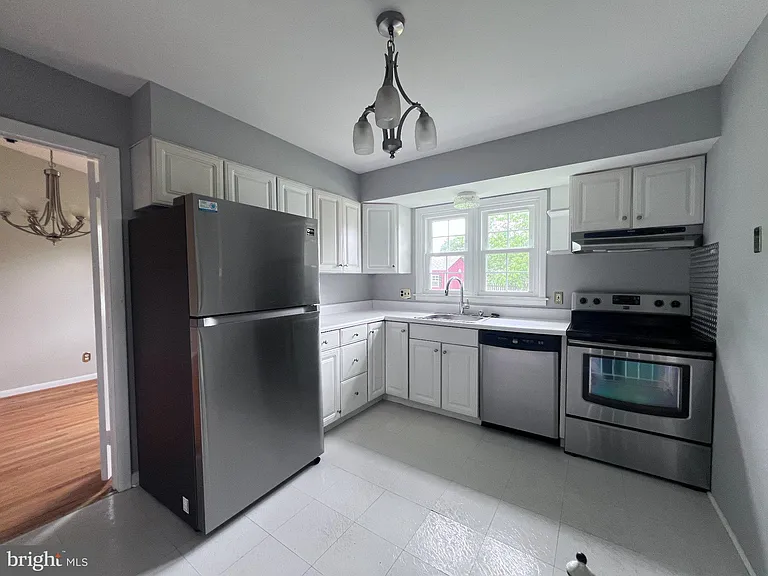 8407 Thornton Rd — Photo 6