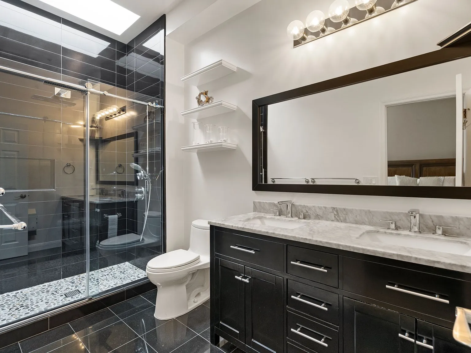 2 bed, $2,000 — Photo 2