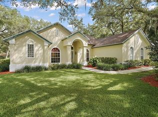 33107 Lake Bend Cir, Leesburg, FL 34788
