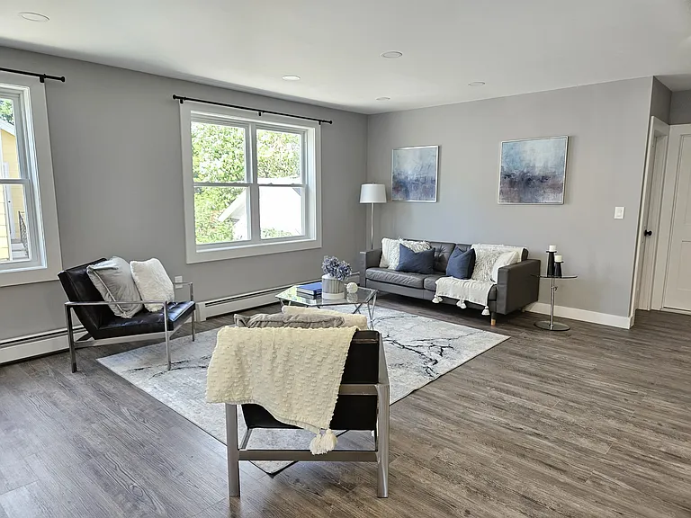 11 Waverly Pl #2 — Photo 2