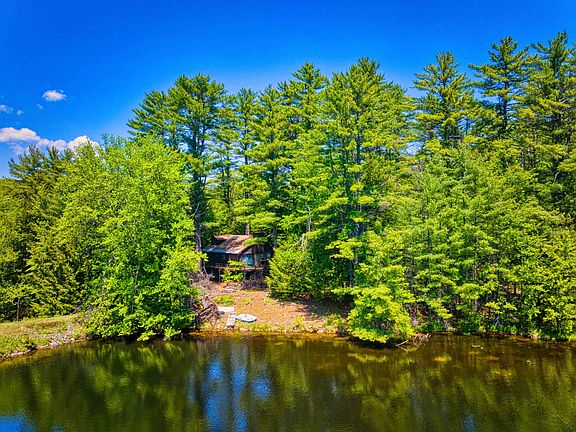 3rd image of 408 Brown Hill Road