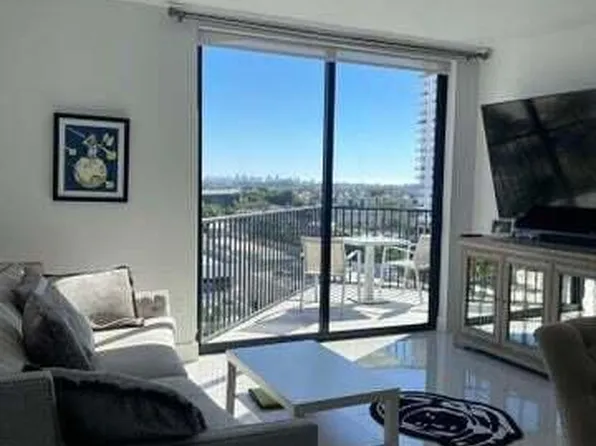 5300 Paseo Dr #603, Doral, FL 33166