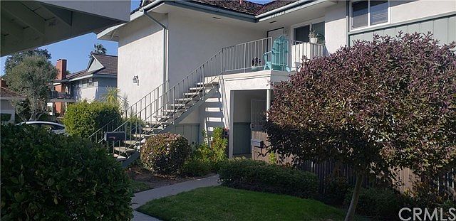 Lower unit main entrance