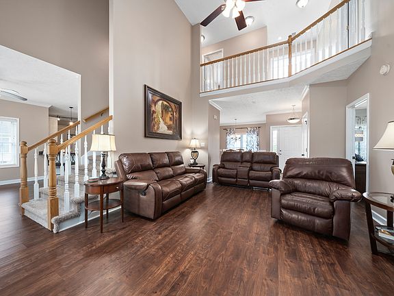 4th image of 906 Glenraven Dr
