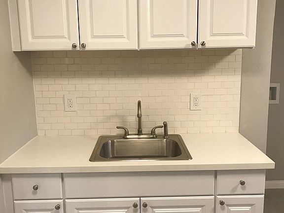 4th image of 765 E Mountain St