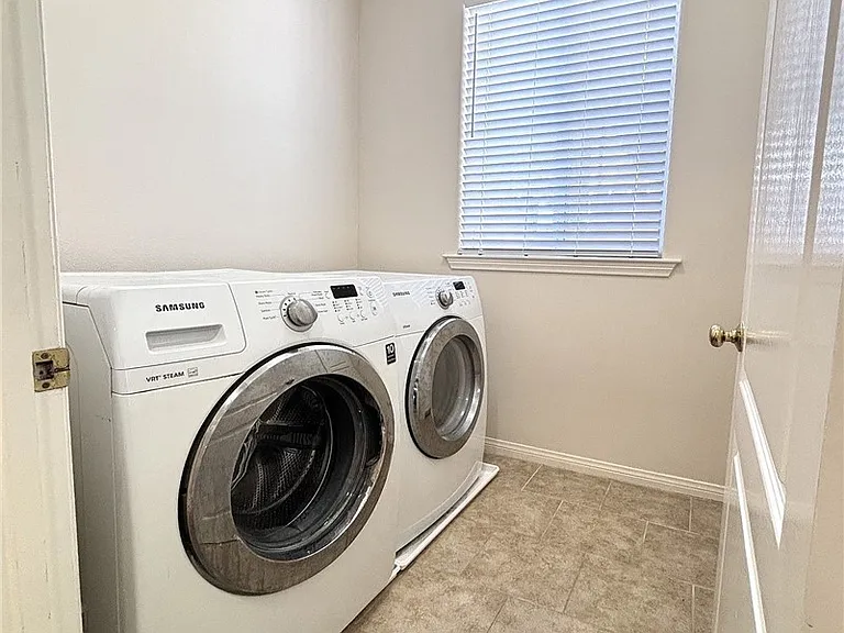 2211 Dufour Ave #B — Photo 28
