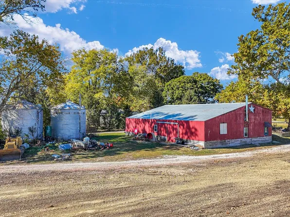 1417 E 2950 North Rd, Mansfield, IL 61854