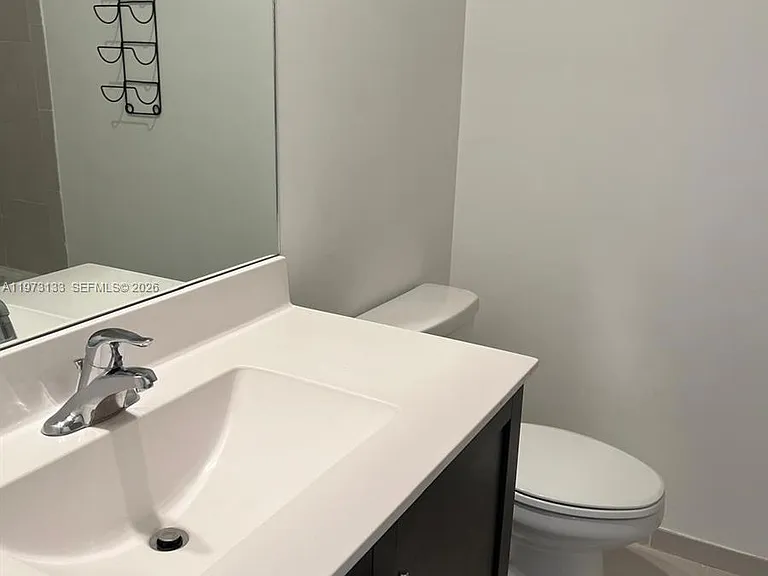 20568 NE 5th Pl — Photo 12