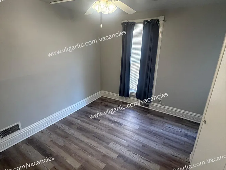 708 Perry St — Photo 14