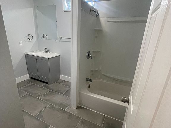 5th image of 1438 N Vodges St